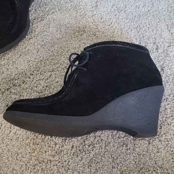 Like new, Banana Republic rare VTG suede wedge booties size 7 - Picture 6 of 8